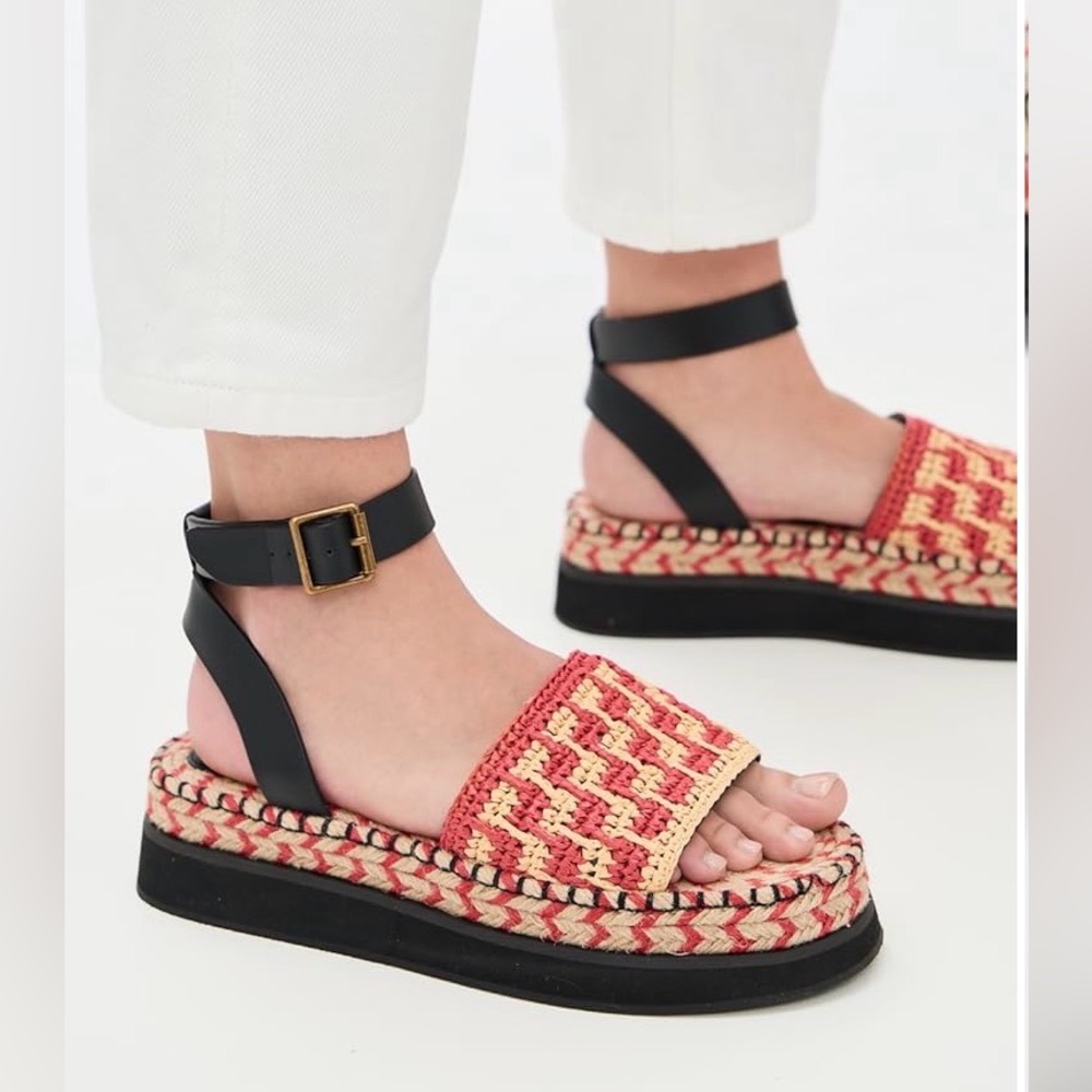 NWT Farm Rio Red Flatform Espadrille Sandals, Size 37